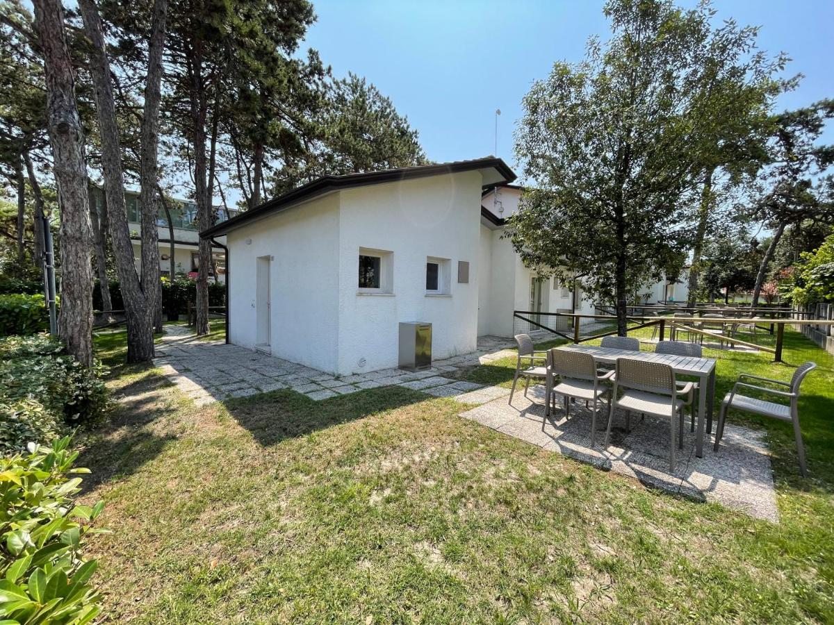 Ville Pinetine Bibione Extérieur photo