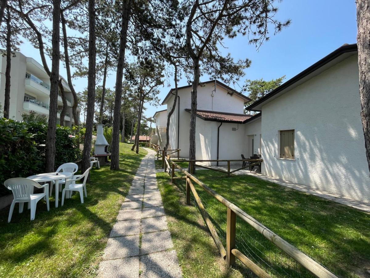 Ville Pinetine Bibione Extérieur photo