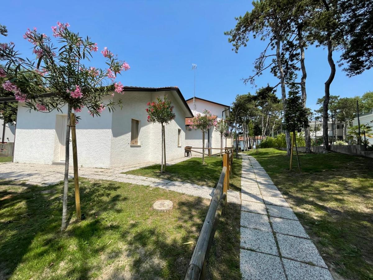 Ville Pinetine Bibione Extérieur photo