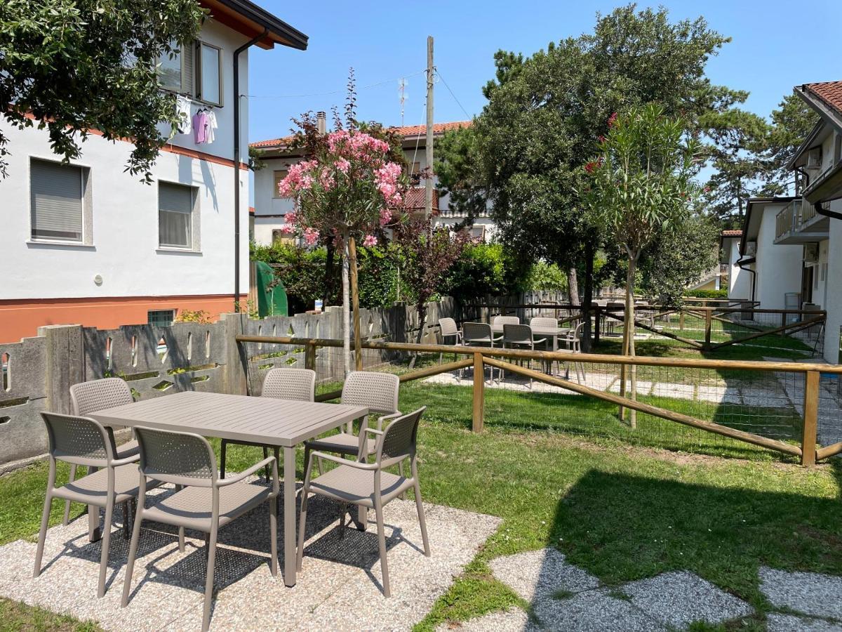 Ville Pinetine Bibione Extérieur photo